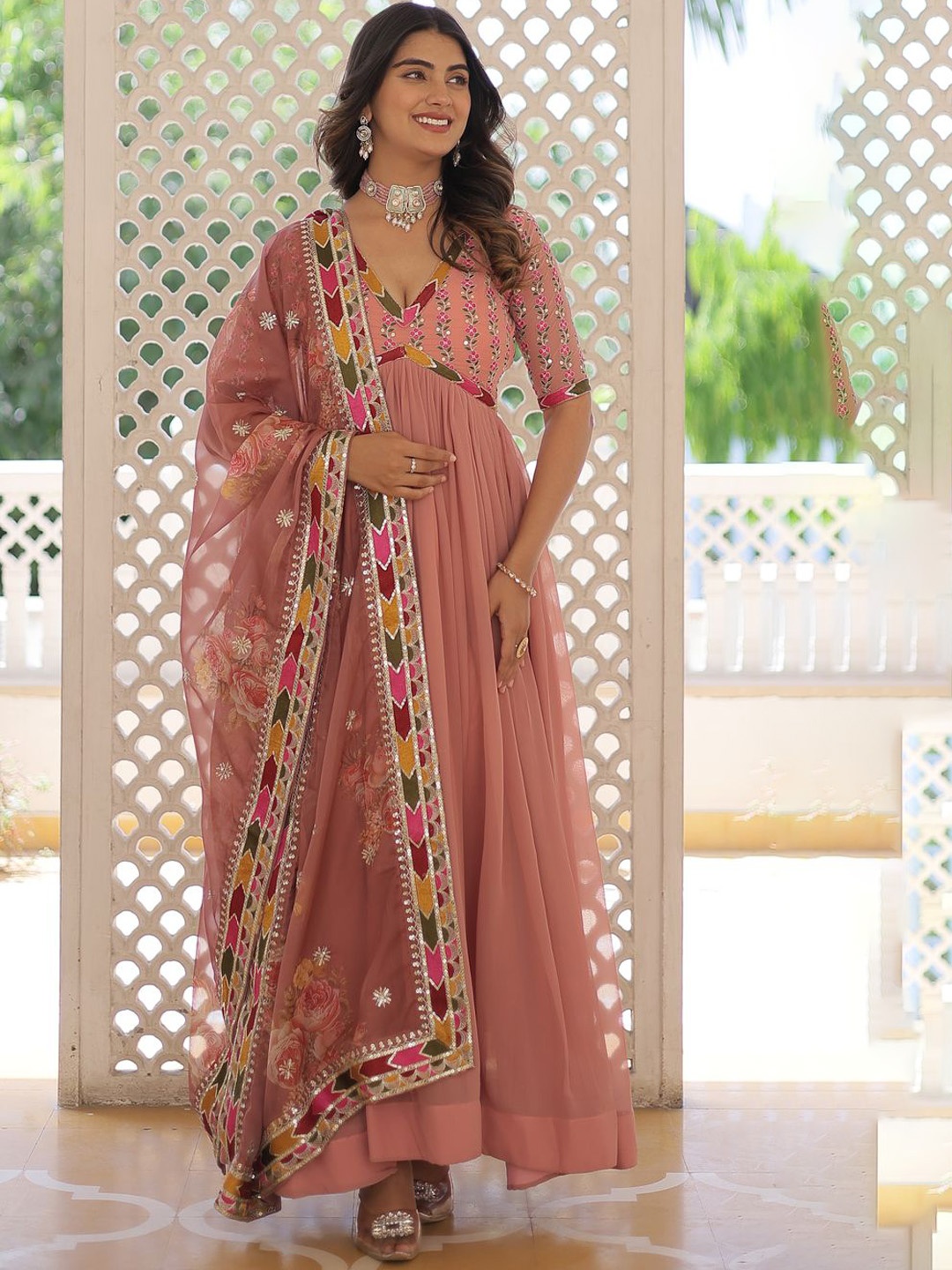 

Anara Women Floral Embroidered Georgette Anarkali Kurta, Peach