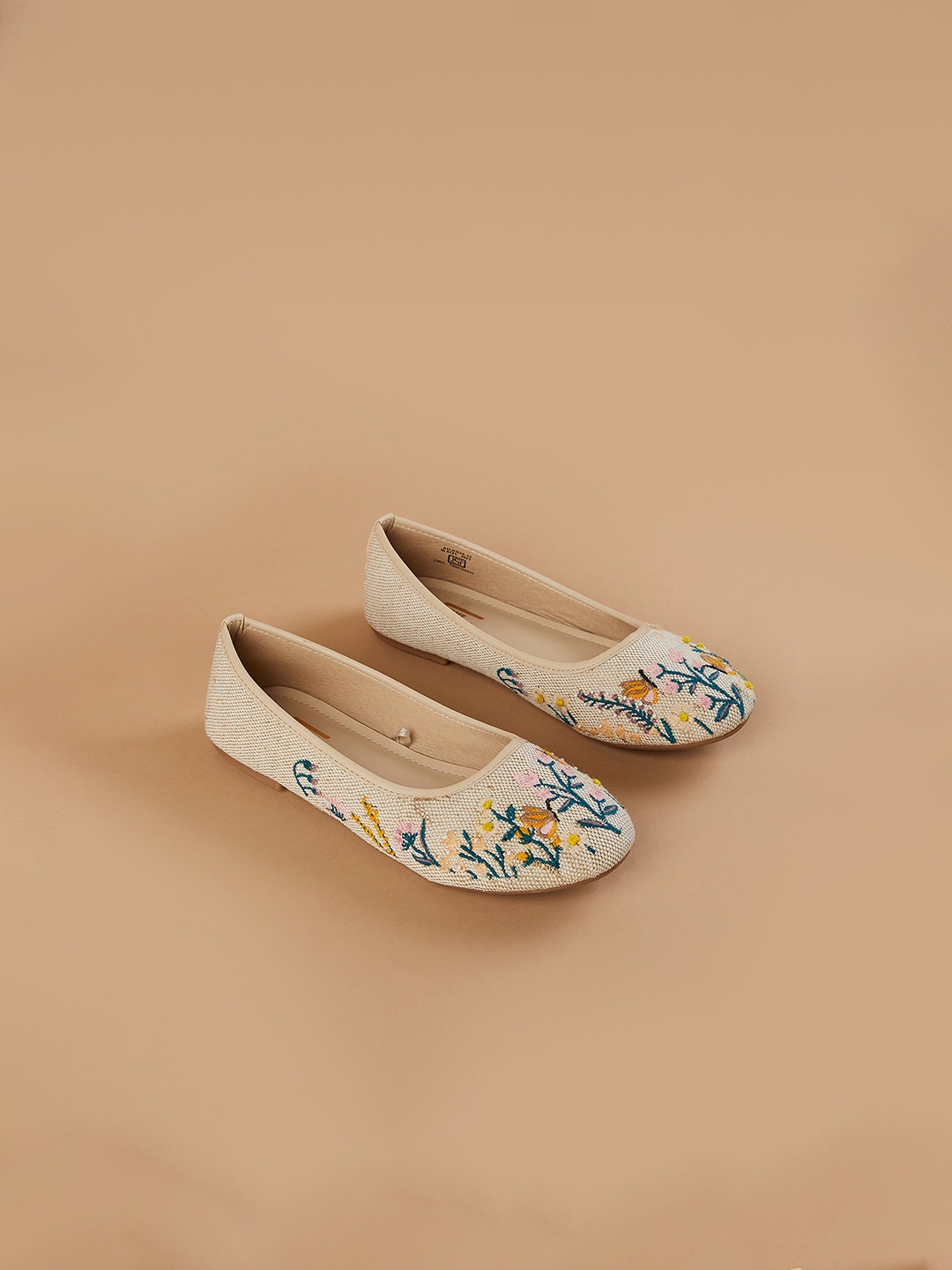 

Fame Forever by Lifestyle Girls Oxfords, Beige