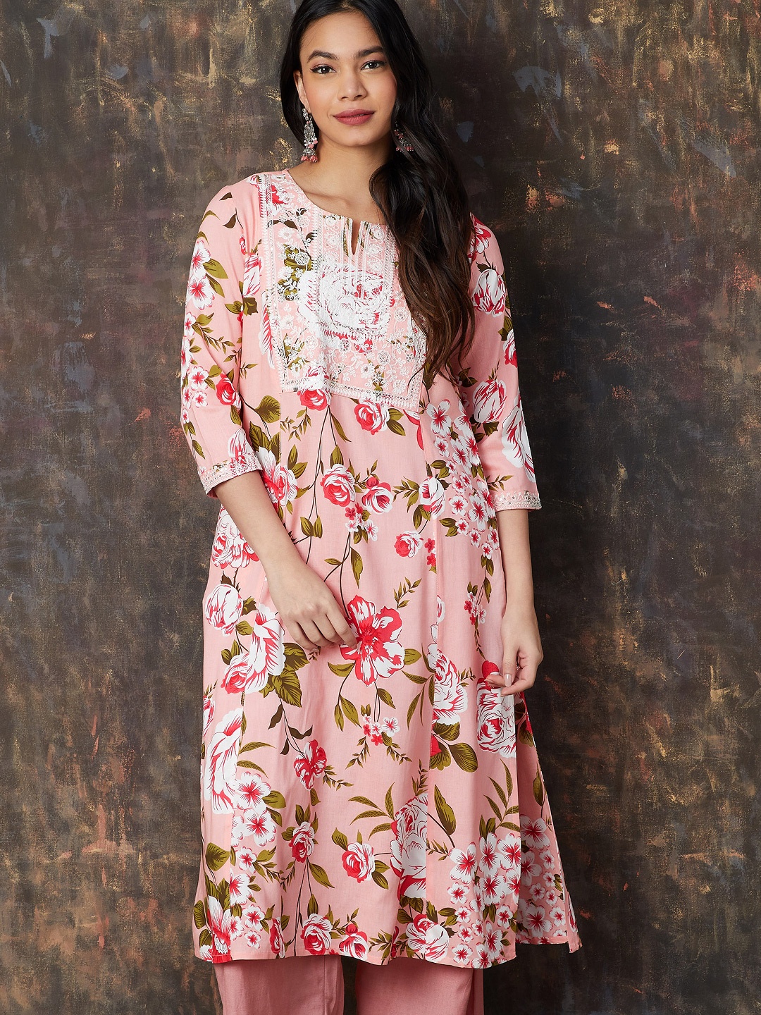 

Melange by Lifestyle Women Floral Printed Thread Work Kurta, Pink