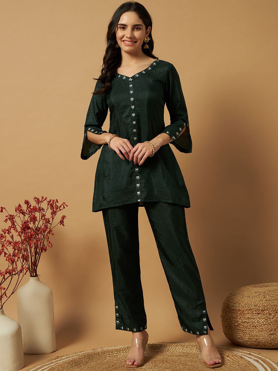 

Sangria Printed Ethnic Kurti With Trouser, Green