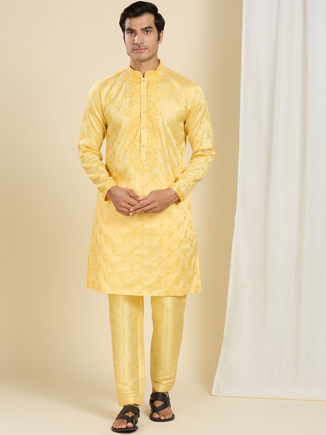 

Be Desi Men Ethnic Motifs Embroidered Regular Kurta with Pyjamas, Yellow