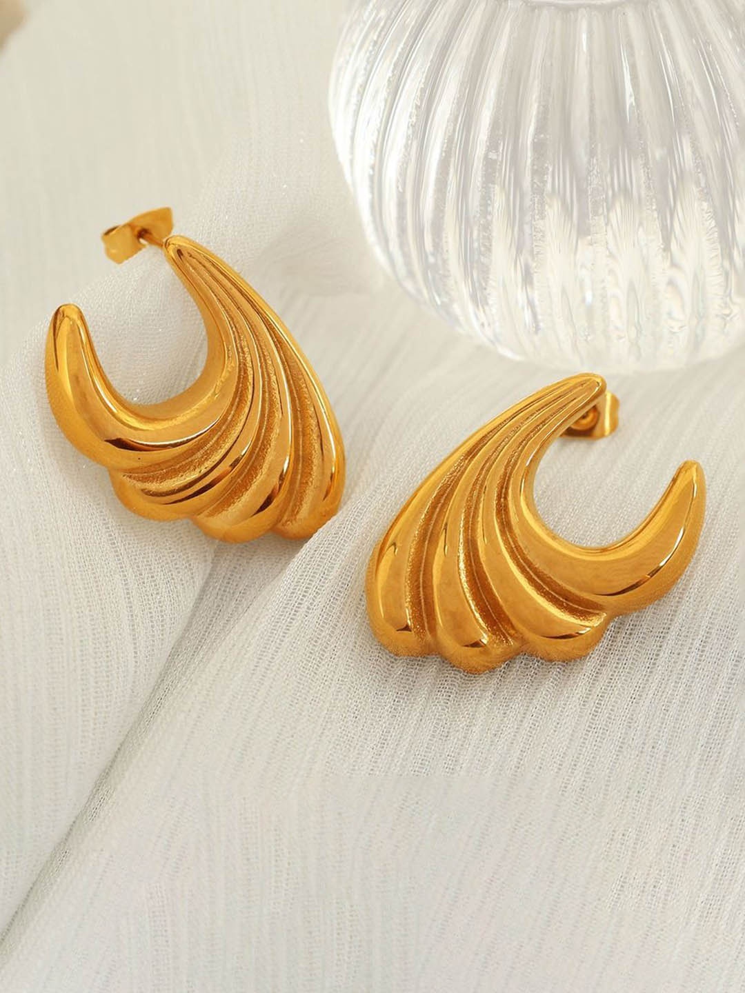 

VIEN Contemporary Studs Earrings, Gold