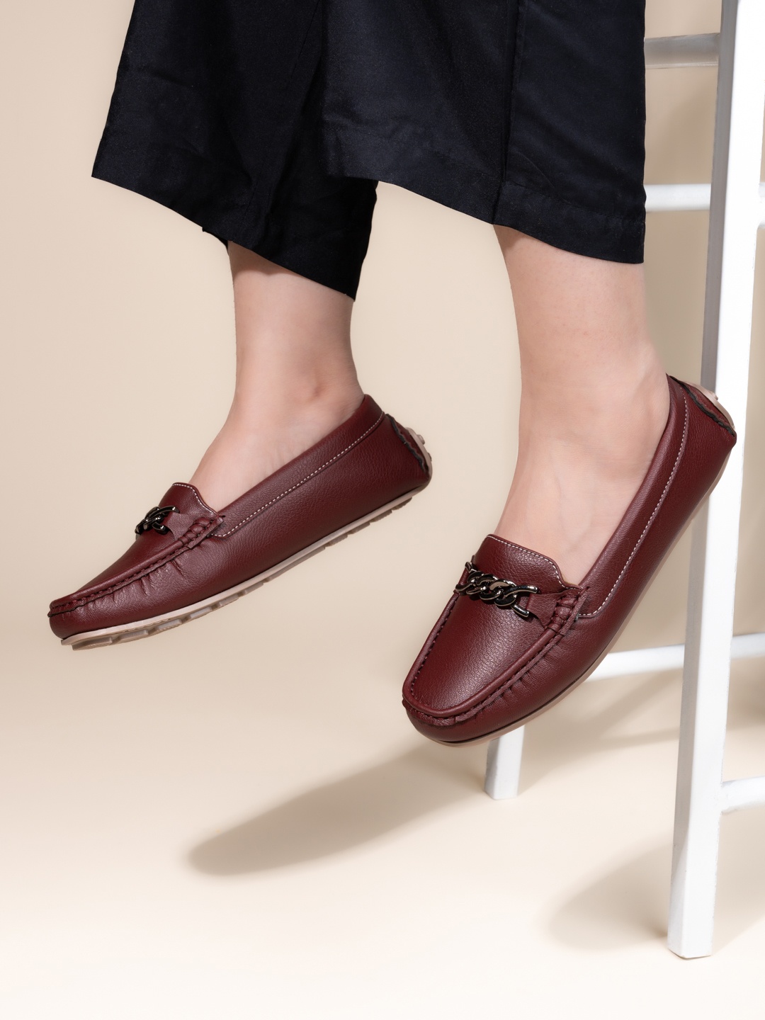 

Mast & Harbour Women Loafers, Maroon