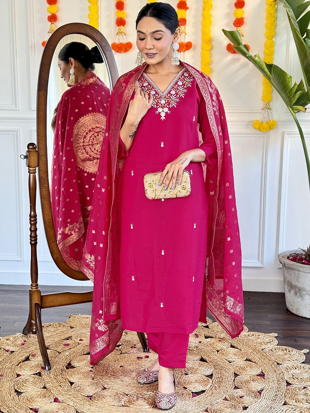

Fab Dadu Women Ethnic Motifs Embroidered Regular Thread Work Chanderi Silk Kurta with Trousers & With Dupatta, Pink