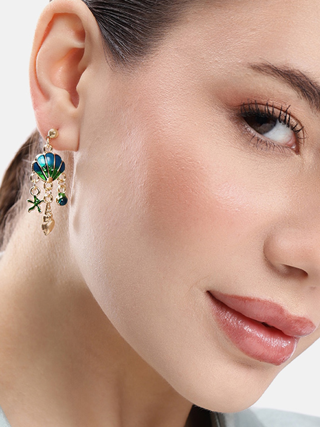 

DressBerry Quirky Drop Earrings, Green