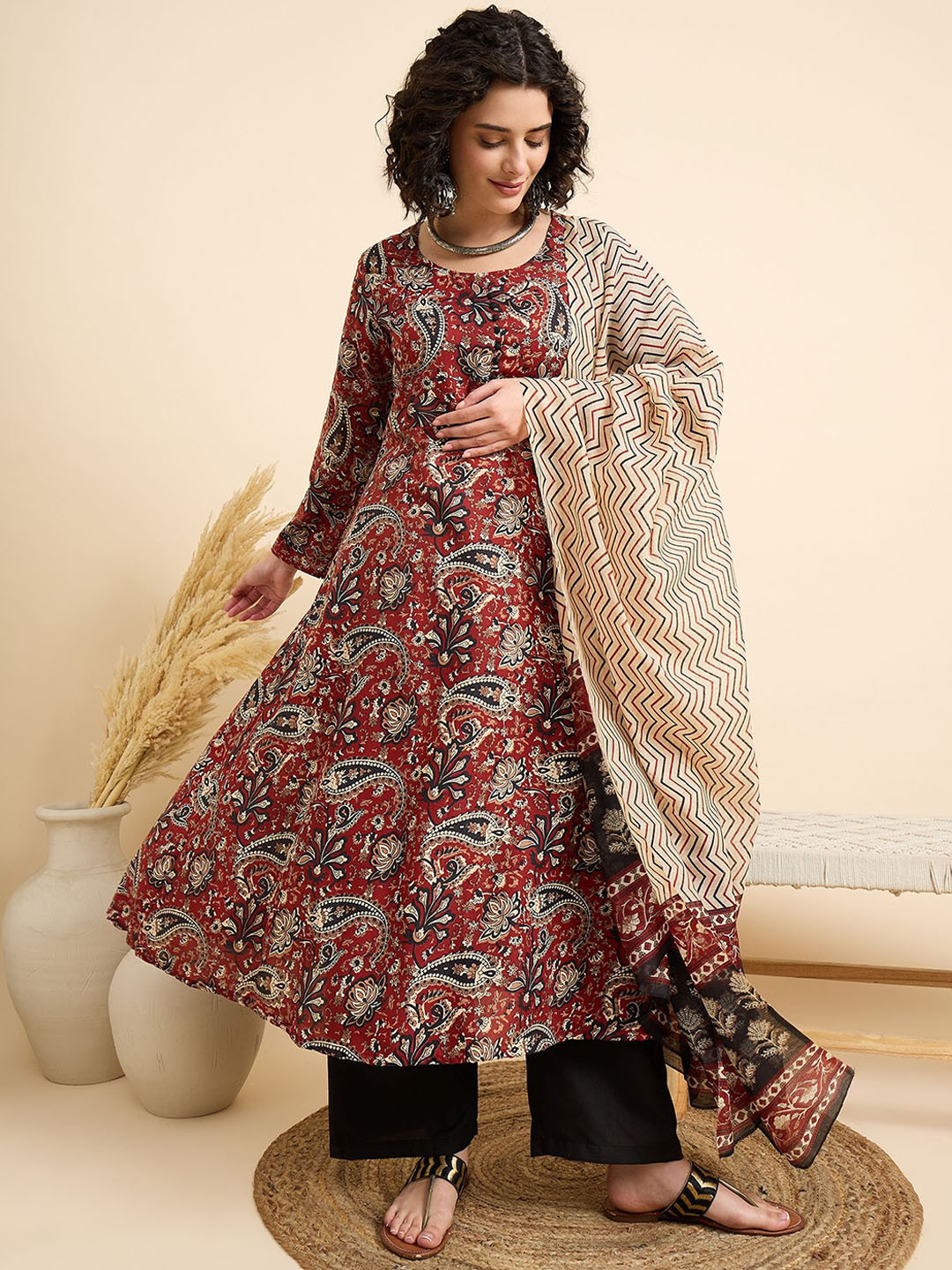 

DIVASTRI Women Ethnic Motifs Printed Regular Kurta with Trousers & With Dupatta, Maroon