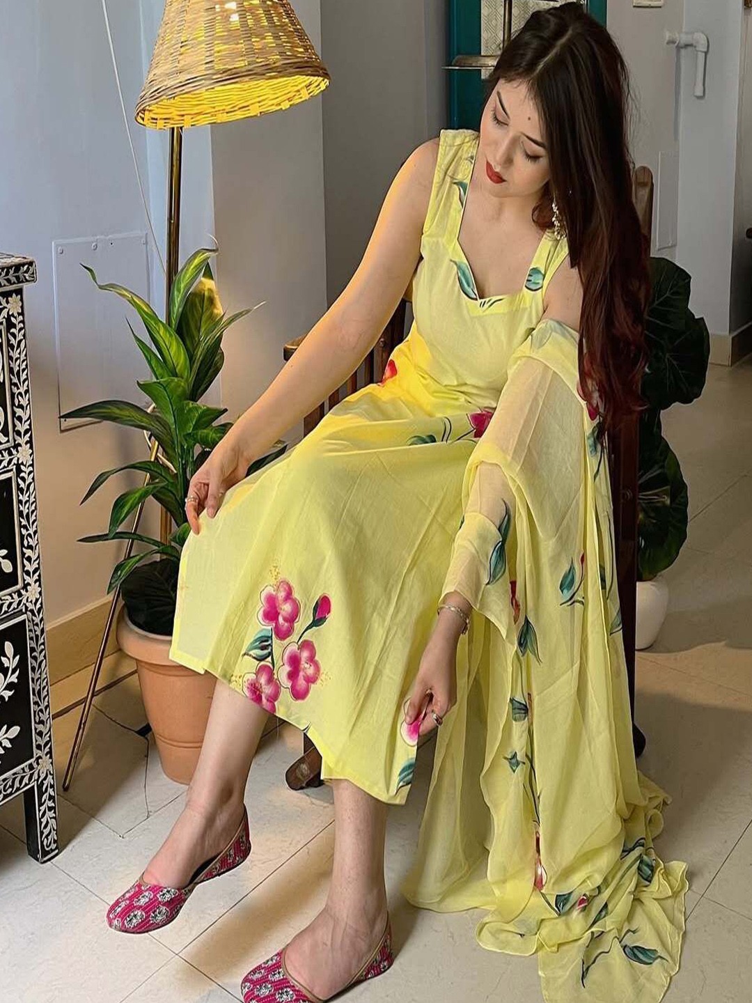 

DIVASTRI Women Floral Printed Regular Kurta with Trousers & With Dupatta, Yellow