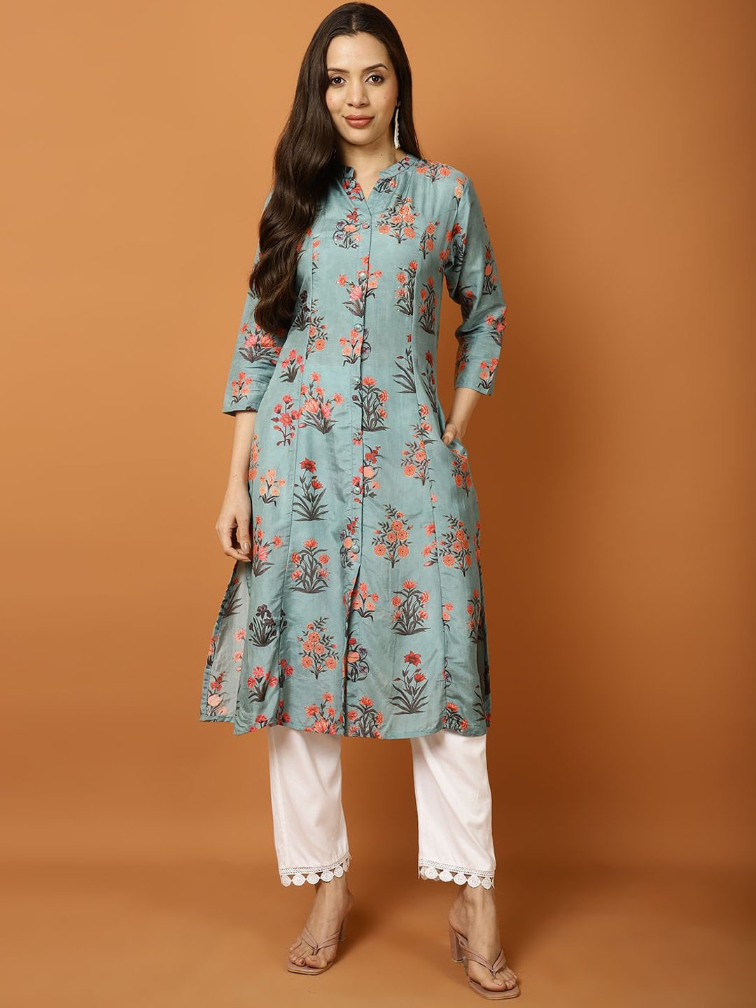 

Meena Bazaar Women Floral Printed Thread Work Kurta, Grey