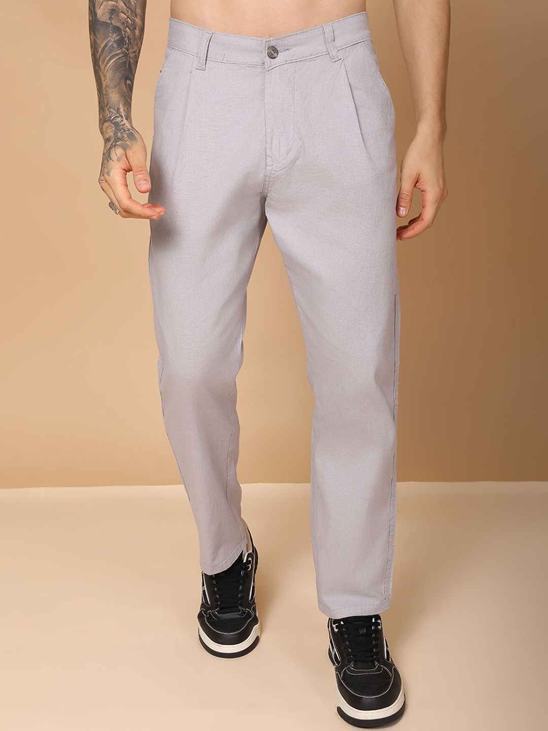 

Hence Men Textured Relaxed Easy Wash Pleated Trousers, Grey