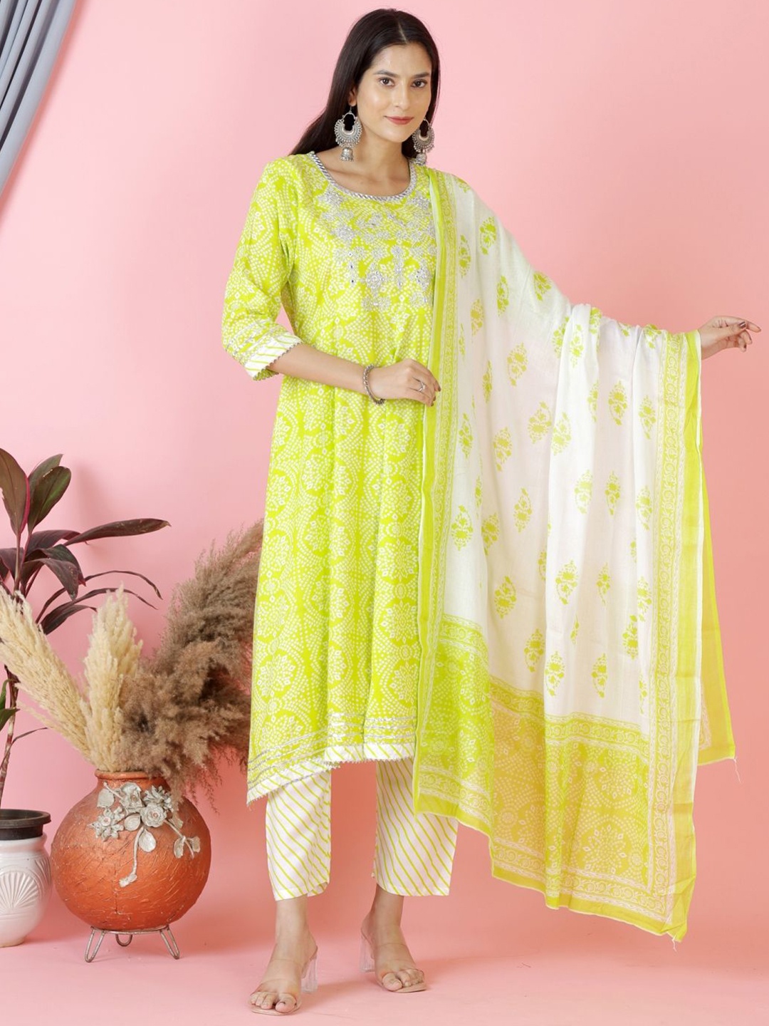 

Moda Rapido Women Bandhani Printed Regular Mirror Work Kurta with Palazzos & With Dupatta, Green