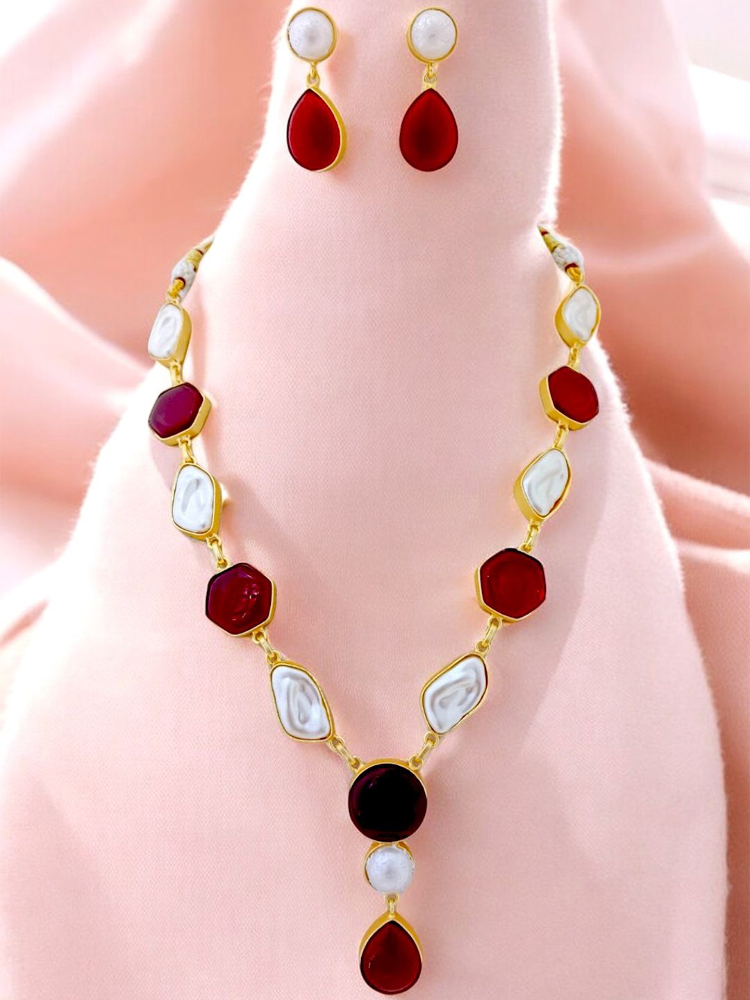 

TISHUL JEWELS Gold-Plated Stone-Studded Jewellery Set