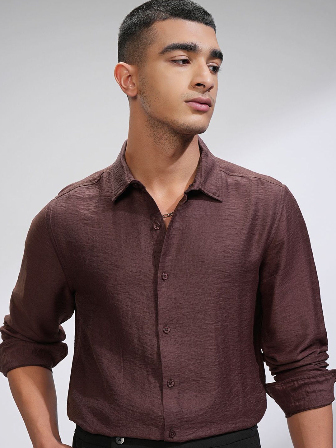 

HIGHLANDER Men Comfort Slim Fit Opaque Casual Shirt, Brown