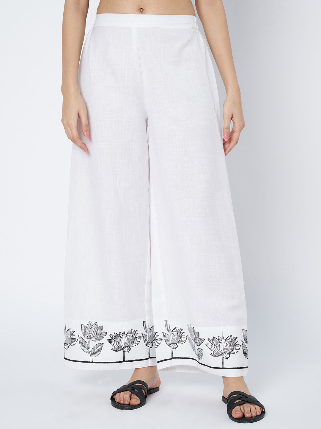 

9rasa Women Floral Printed Relaxed Straight Leg High-Rise Easy Wash Trousers, White