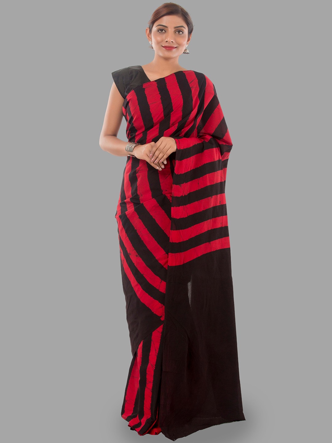 

HANDICRAFT PALACE Striped Pure Cotton Block Print Saree, Black