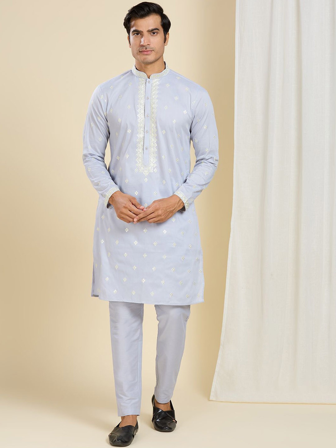 

Be Desi Men Ethnic Motifs Embroidered Regular Kurta with Pyjamas, Blue
