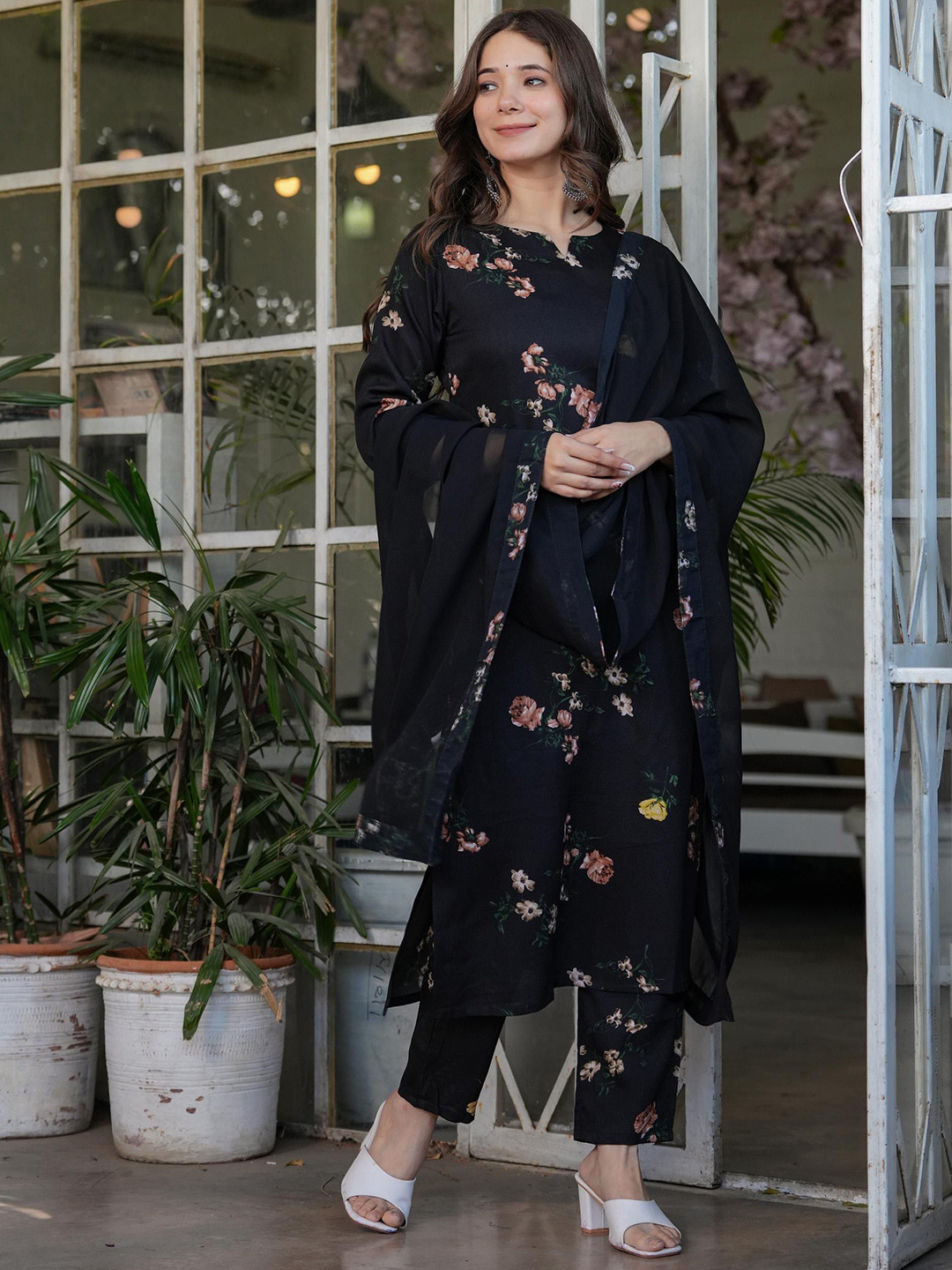 

Fashion Basket Women Floral Printed Regular Thread Work Kurta with Trousers & With Dupatta, Black