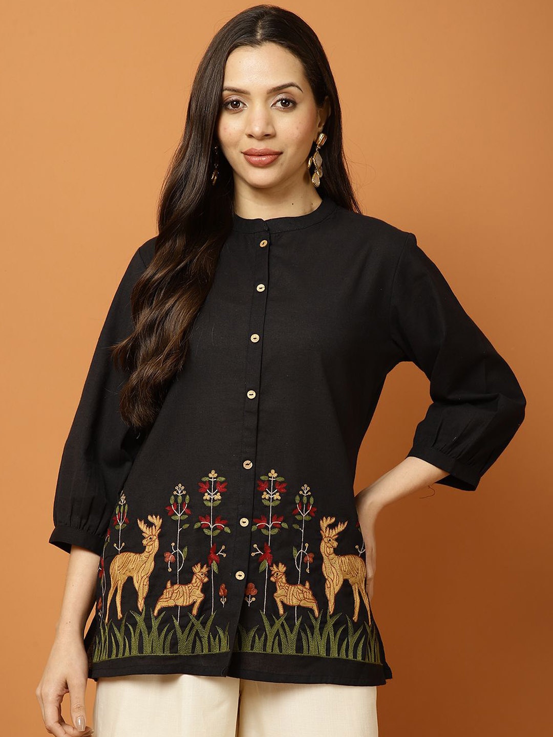 

Meena Bazaar Women Embroidered Thread Work Kurta, Black