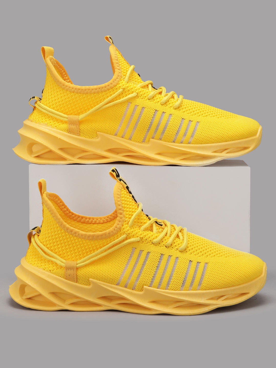 

RapidBox Men Colourblocked Sneakers, Yellow