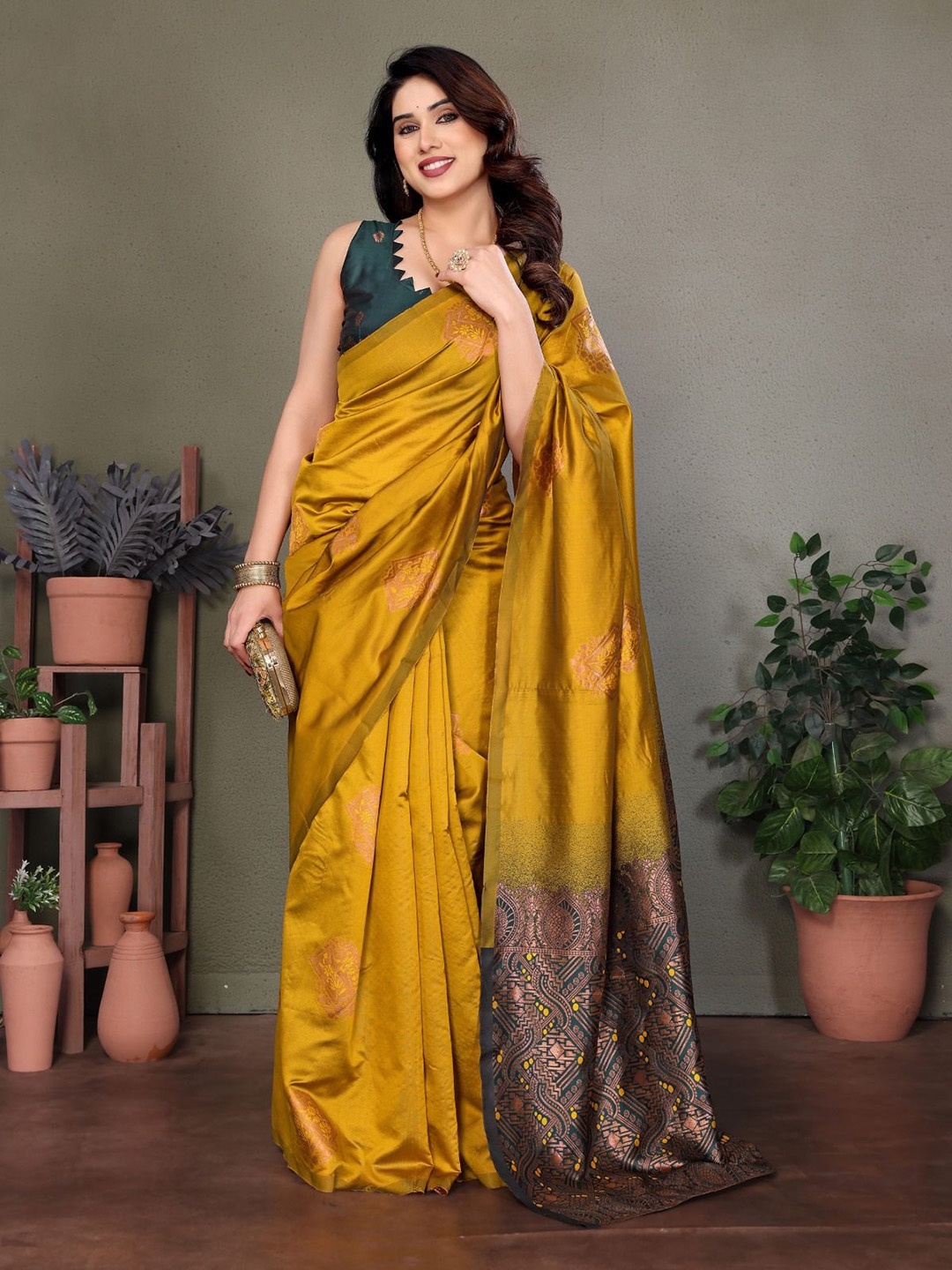 

BLEESBURY Woven Design Zari Pure Silk Heavy Work Banarasi Saree, Gold