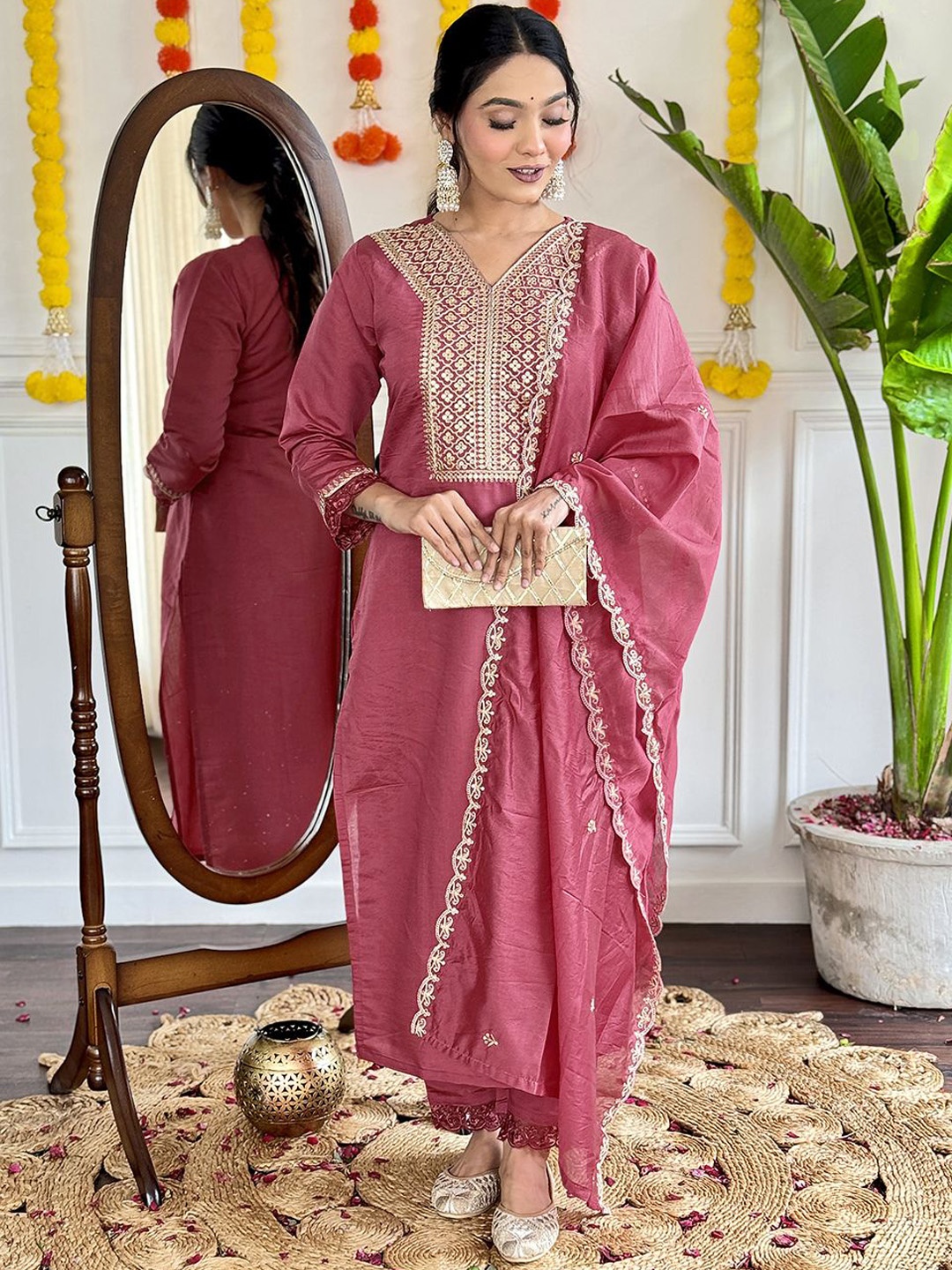 

Bhavyam Women Ethnic Motifs Embroidered Regular Chanderi Silk Kurta with Trousers & With Dupatta, Rose gold