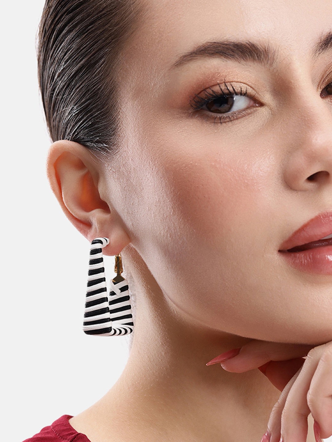 

DressBerry Square Hoop Earrings, Gold