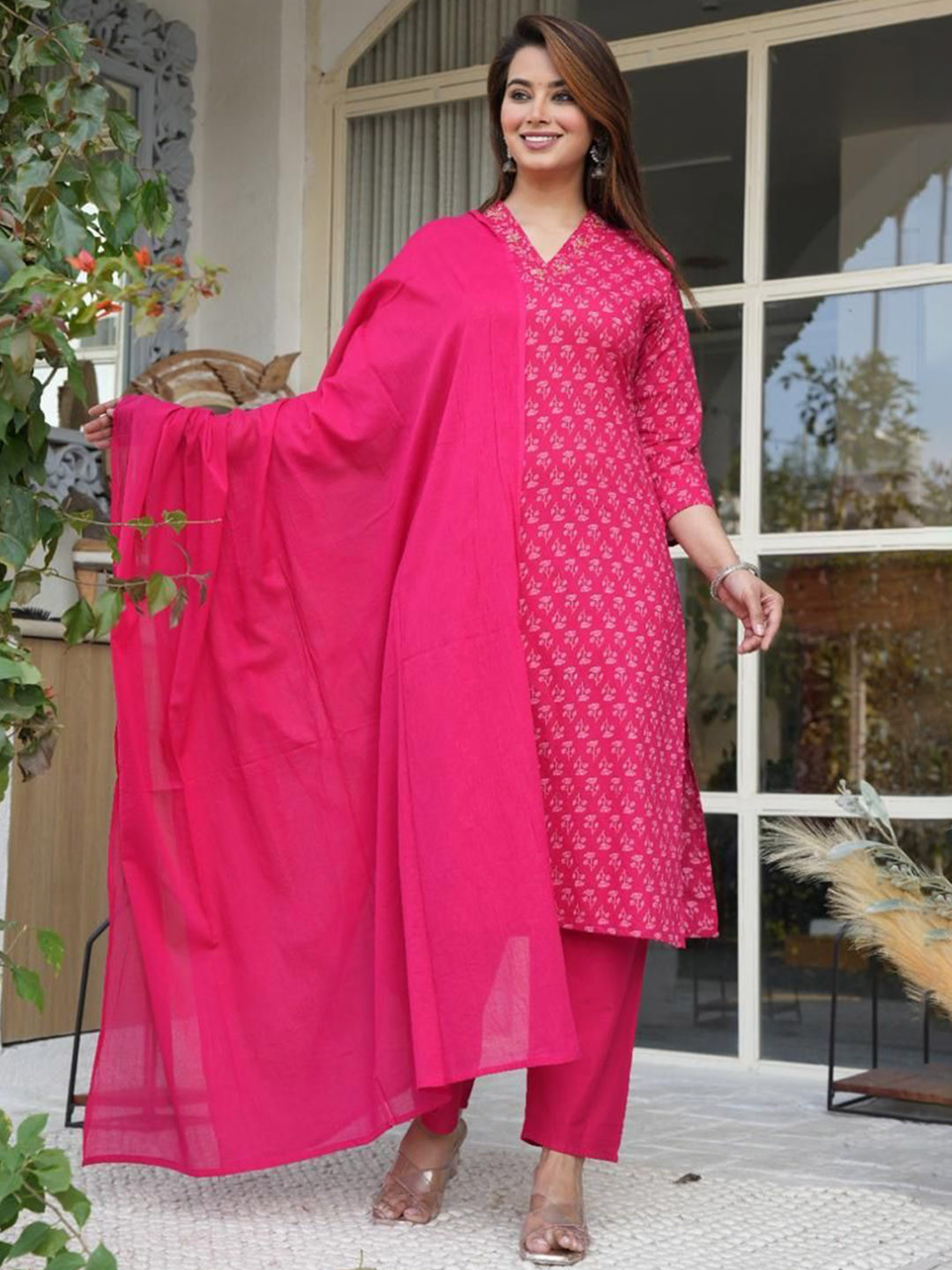 

DARVIKAA COLLECTION Women Floral Printed Regular Pure Cotton Kurta with Trousers & With Dupatta, Pink
