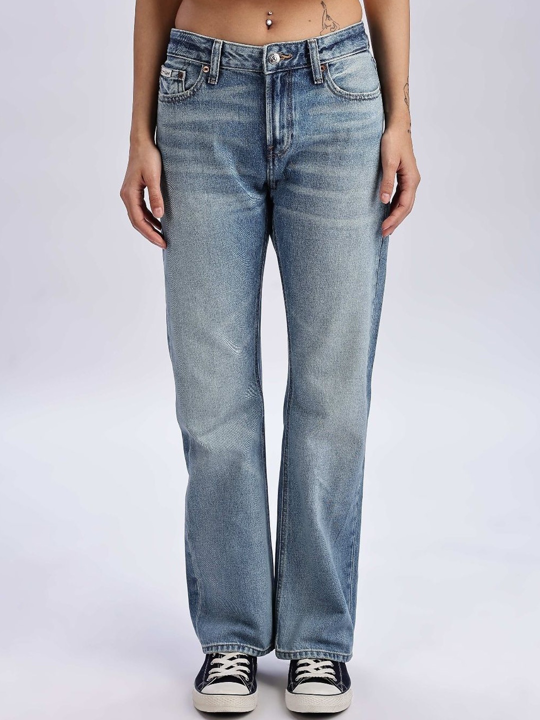 

Calvin Klein Jeans Women Bootcut Light Fade Jeans, Blue