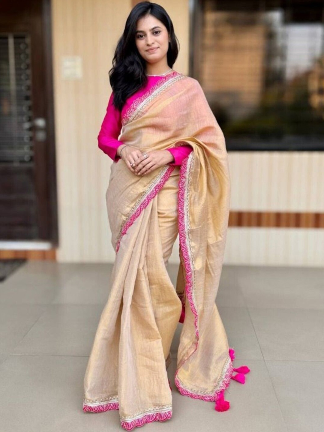 

VRAGI Embroidered Jute Silk Saree, Cream