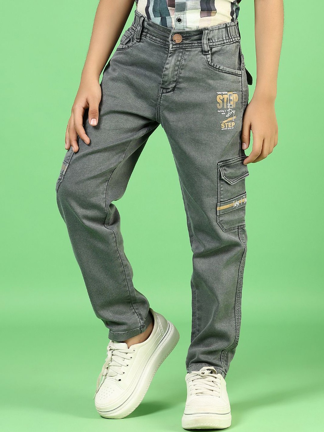 

V-Mart Boys Light Fade Jeans, Green