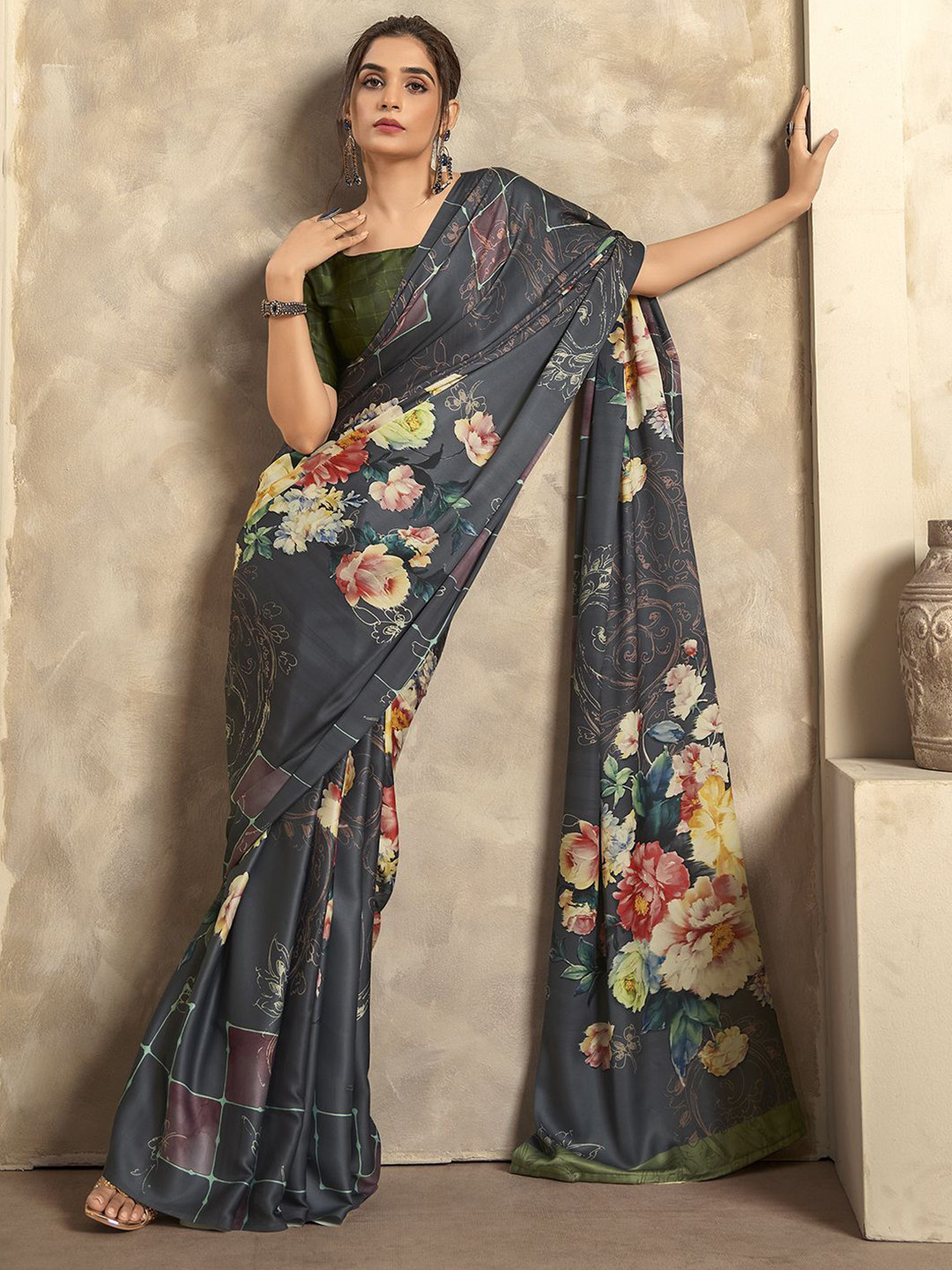 

LeeliPeeri Designer Floral Satin Saree, Grey