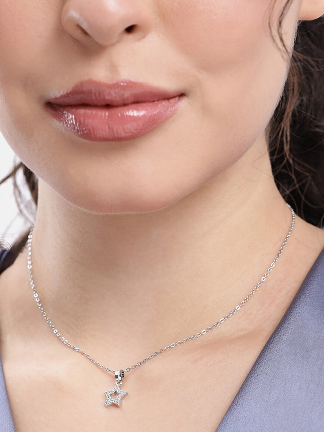 

DressBerry Star Shape Pendant with Chain, Silver