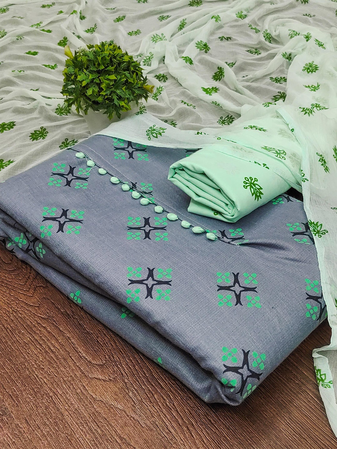 

SHADOW & SAINING Printed Unstitched Dress Material, Grey