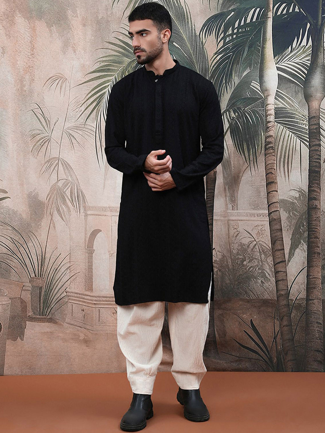 

Sangria Chikankari Staright Kurta, Black