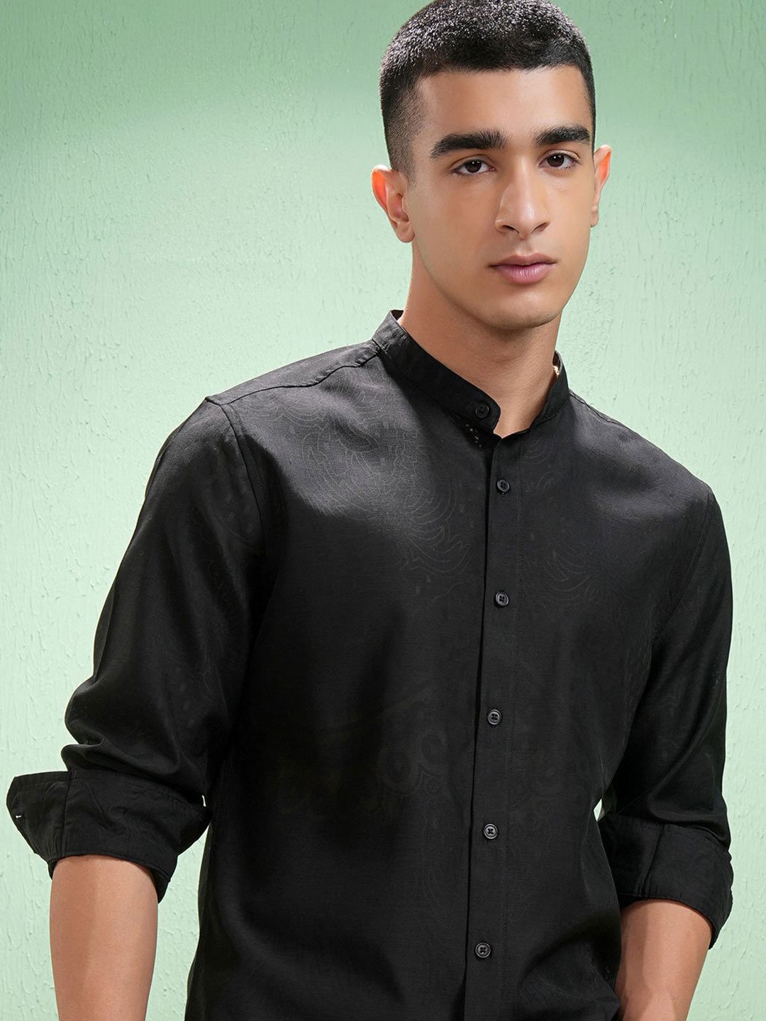 

HIGHLANDER Men Comfort Slim Fit Opaque Casual Shirt, Black