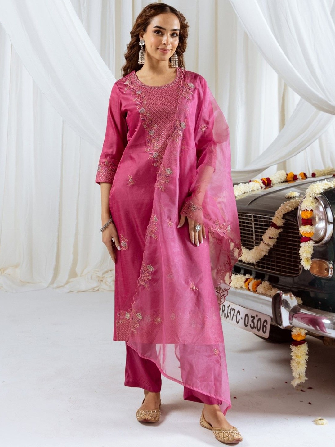 

AUTUMN LANE Women Ethnic Motifs Embroidered Regular Thread Work Kurta with Trousers & With Dupatta, Pink
