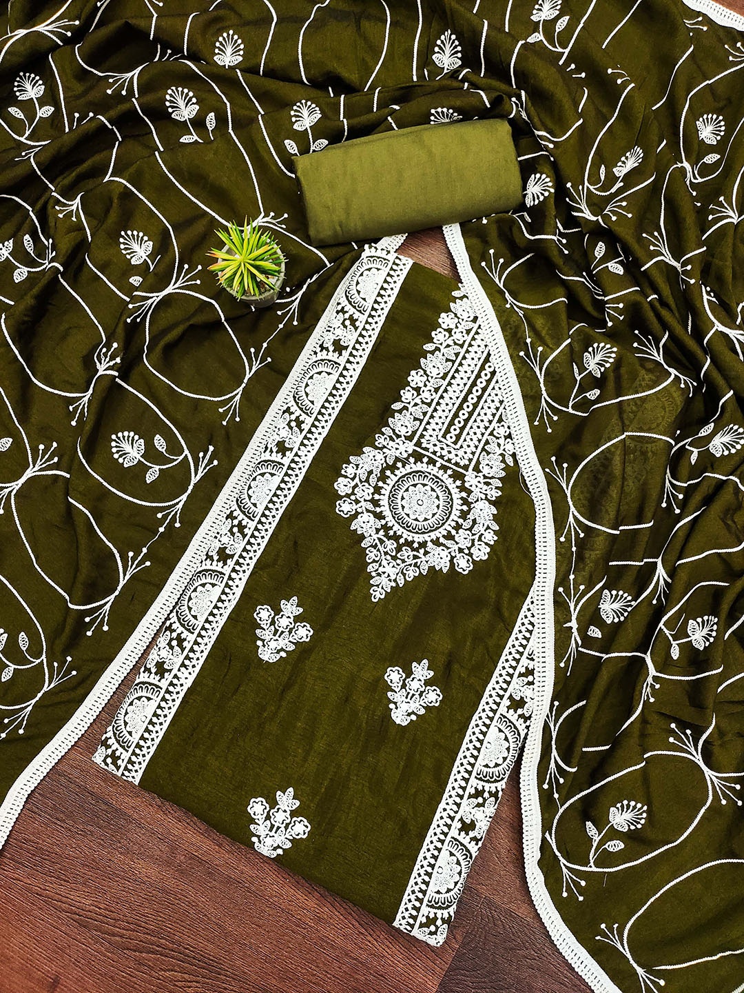 

SHADOW & SAINING Embroidered Unstitched Dress Material, Olive