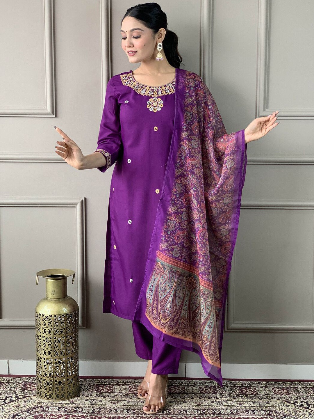 

DIVASTRI Women Trousers & Organza, Purple