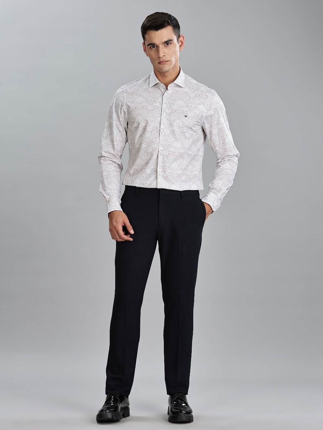 

Tommy Hilfiger Men Slim Fit Opaque Printed Casual Shirt, White