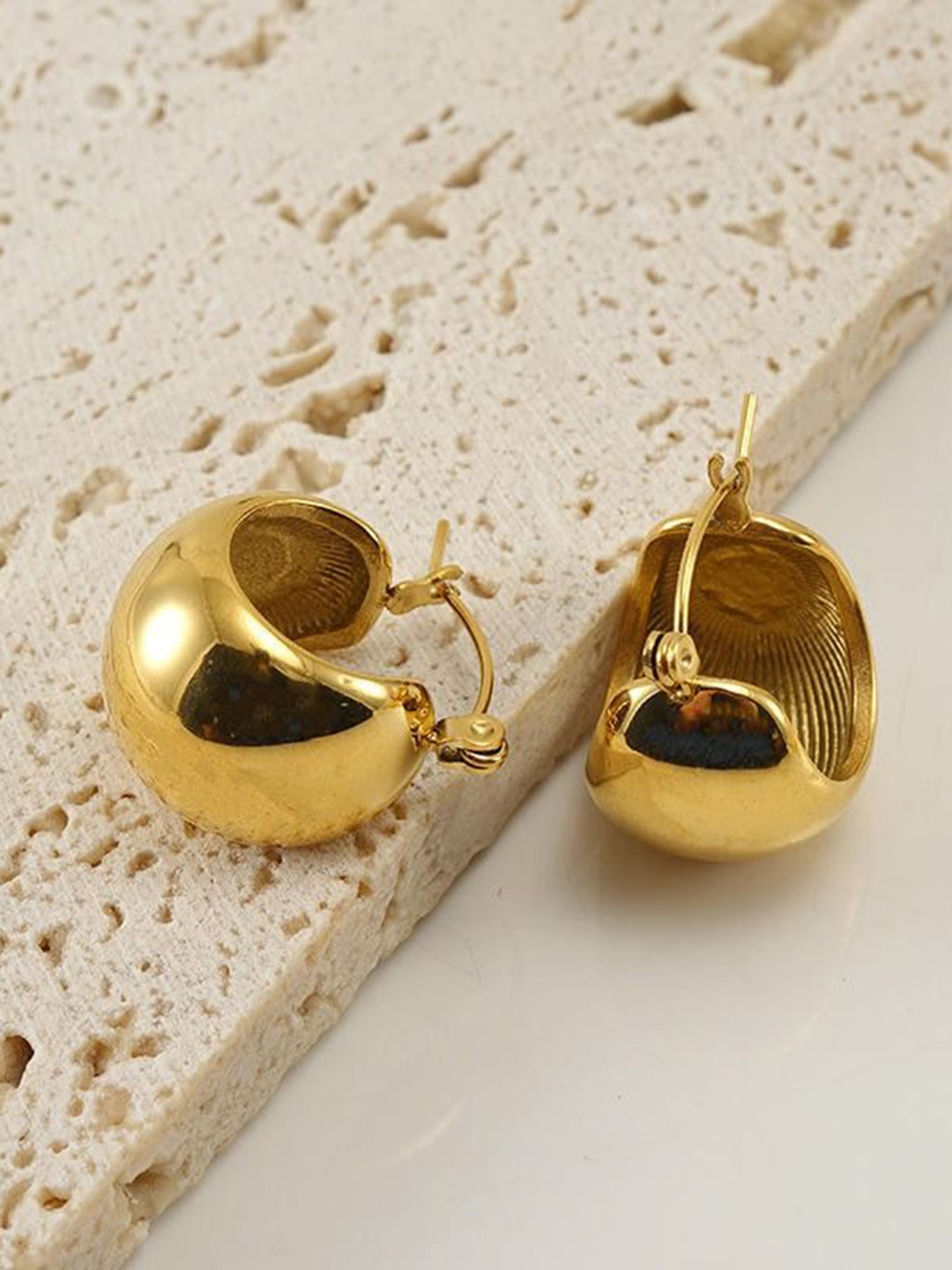 

VIEN Contemporary Studs Earrings, Gold