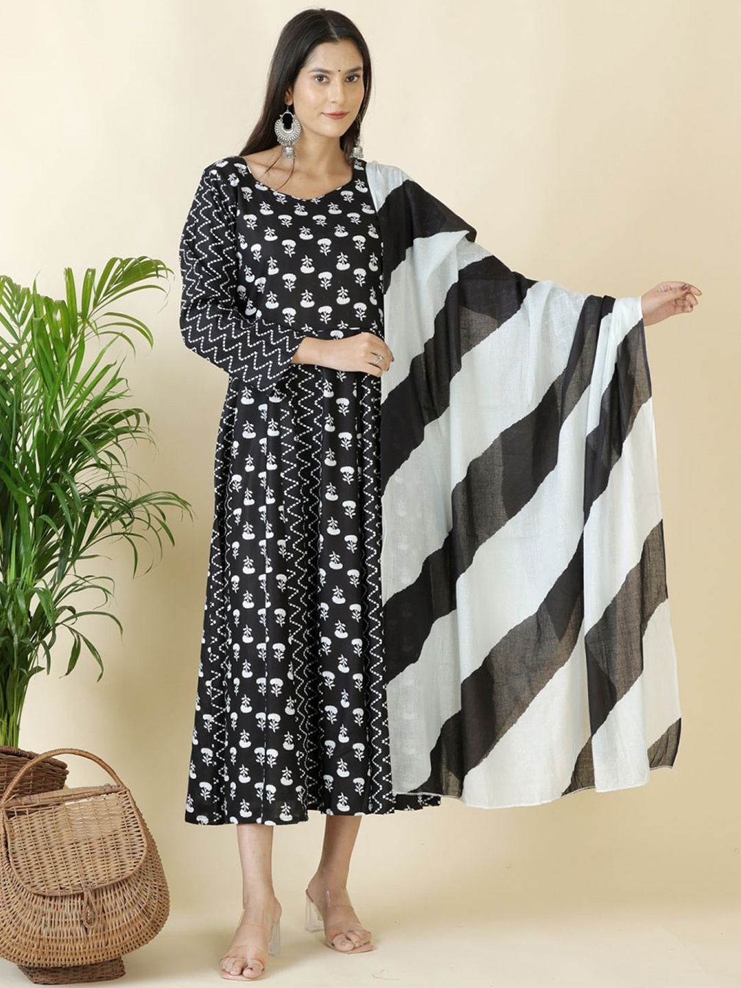 

Moda Rapido Ethnic Motif Printed Anarkali Maxi Dress With Dupatta, Black