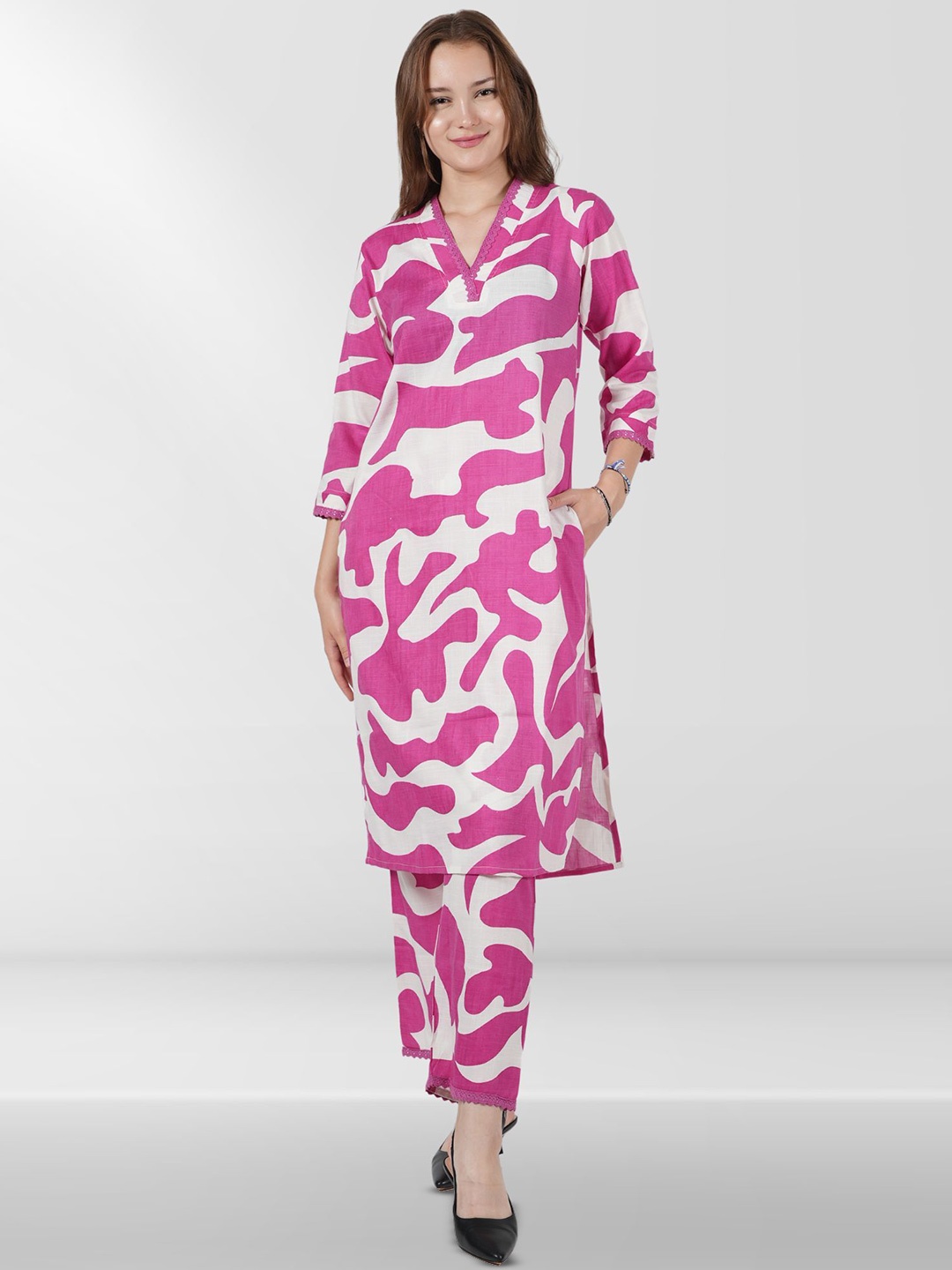

Belfry Abstract Printed Pure Cotton Kurta With Palazzos, Pink