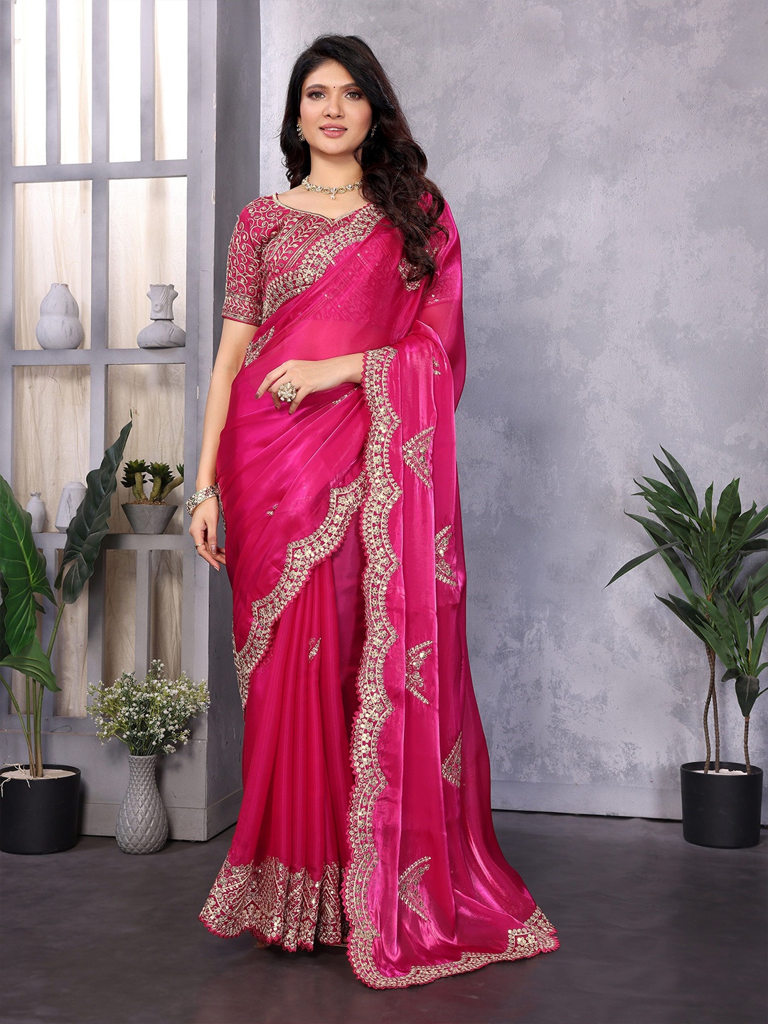 

Vilochan Embellished Embroidered Poly Chiffon Saree, Pink