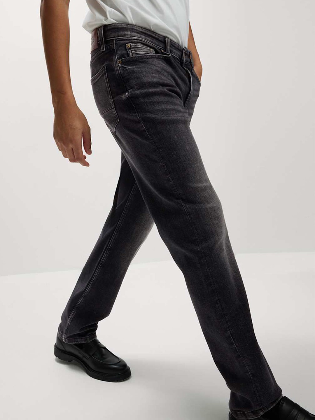 

Marks & Spencer Men Straight Fit High-Rise Slash Knee Jeans, Black