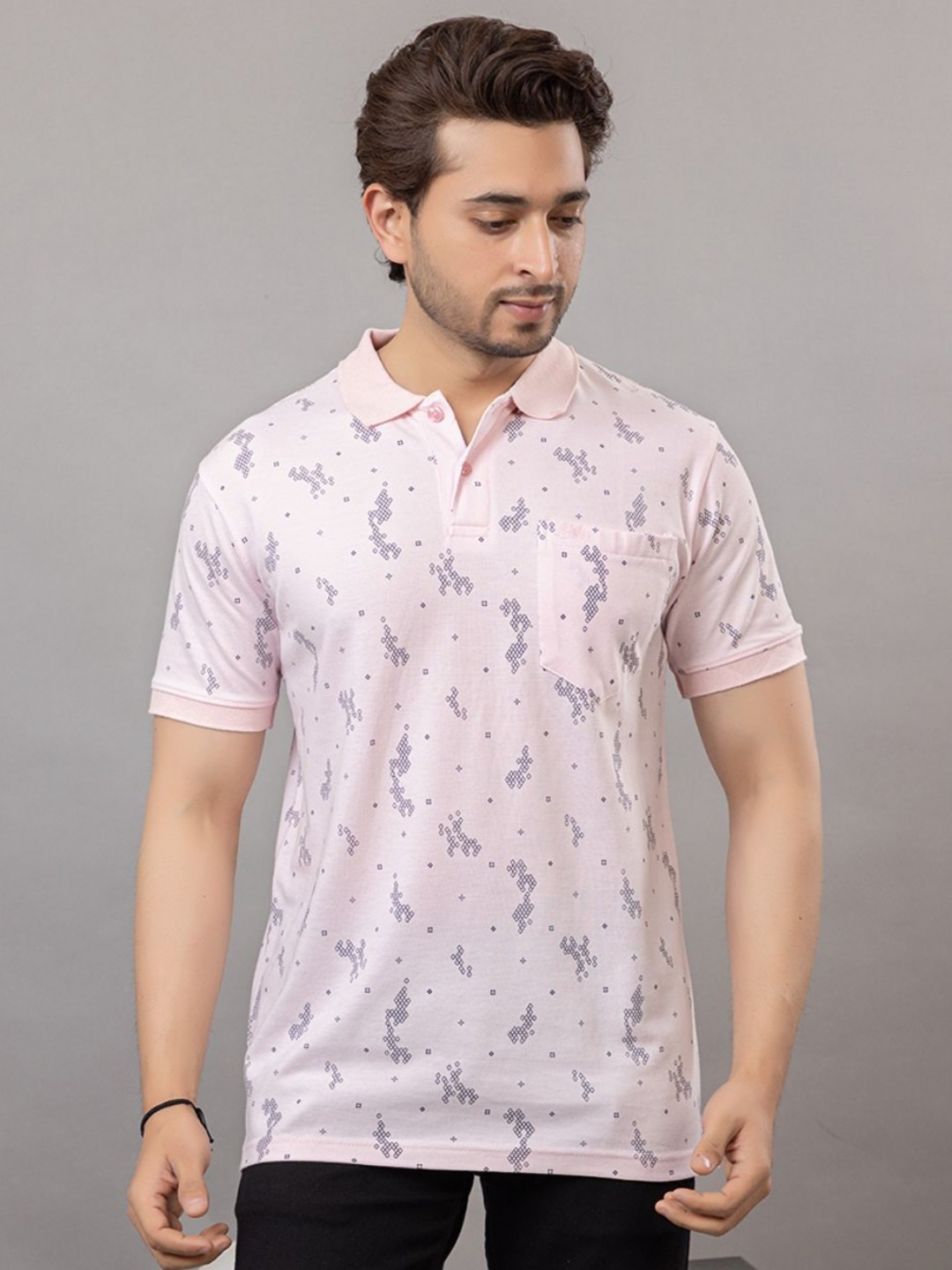 

ARMENOR Men Printed Polo Collar Pockets T-shirt, Pink