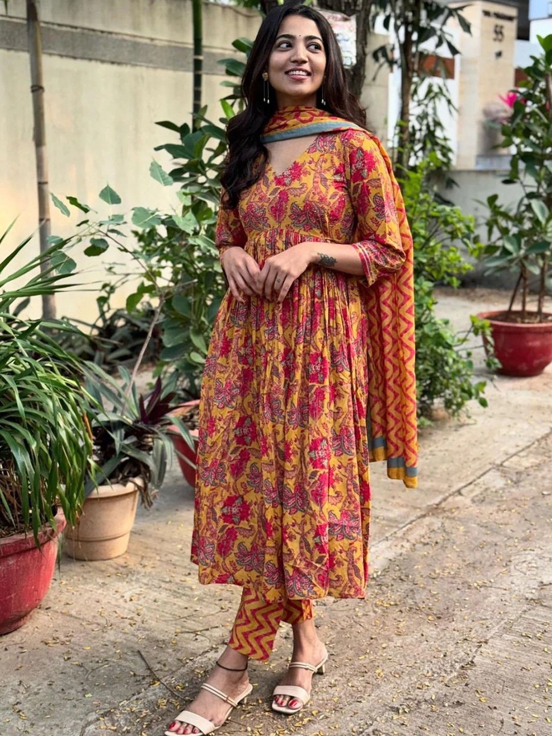 

KALINI Women Floral Printed Regular Kurta with Trousers & With Dupatta, Yellow