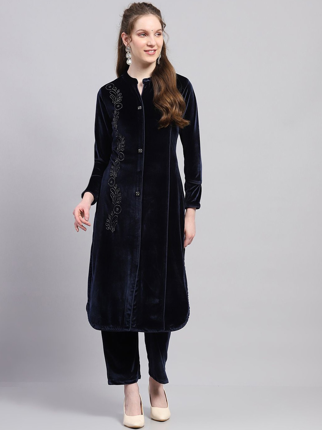 

Monte Carlo Women Ethnic Motifs Embroidered Regular Beads and Stones Kurta with Trousers, Blue