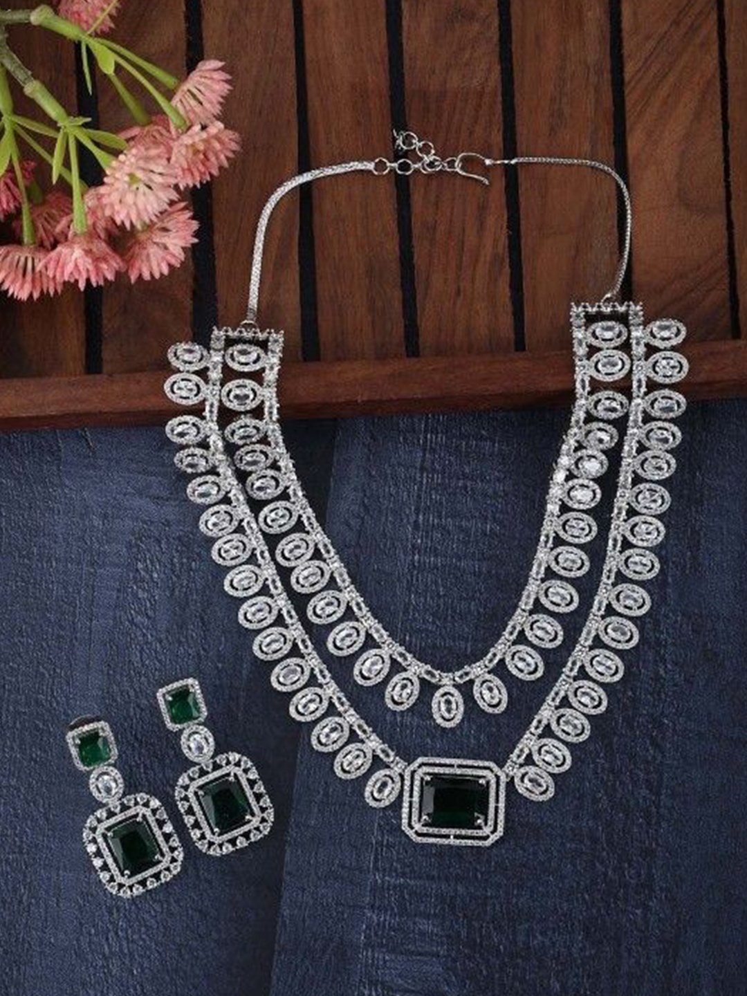 

AURAA TRENDS Rhodium-Plated American Diamond Studded Jewellery Set, Silver