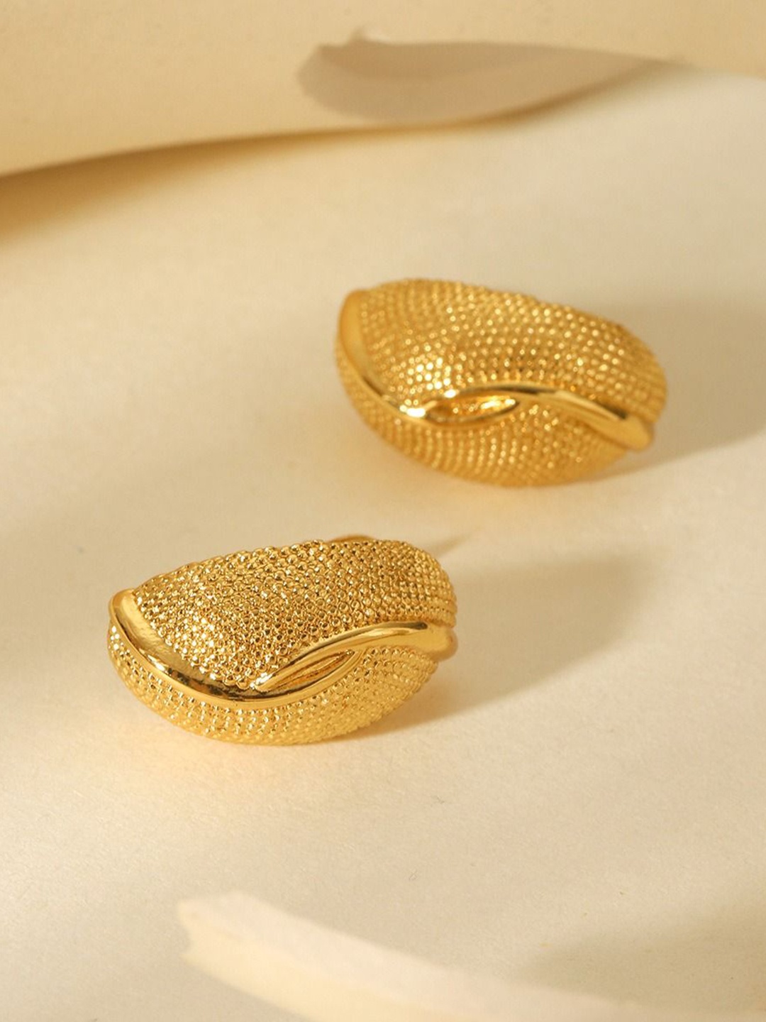 

VIEN Contemporary Studs Earrings, Gold