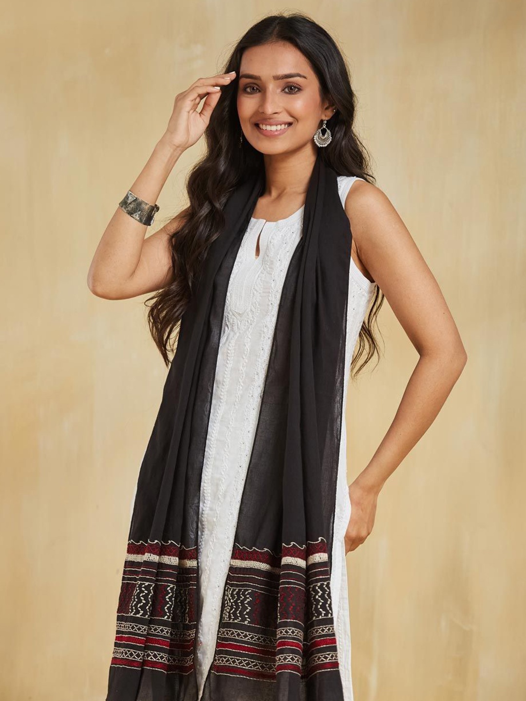 

Fabindia Women Stole, Black