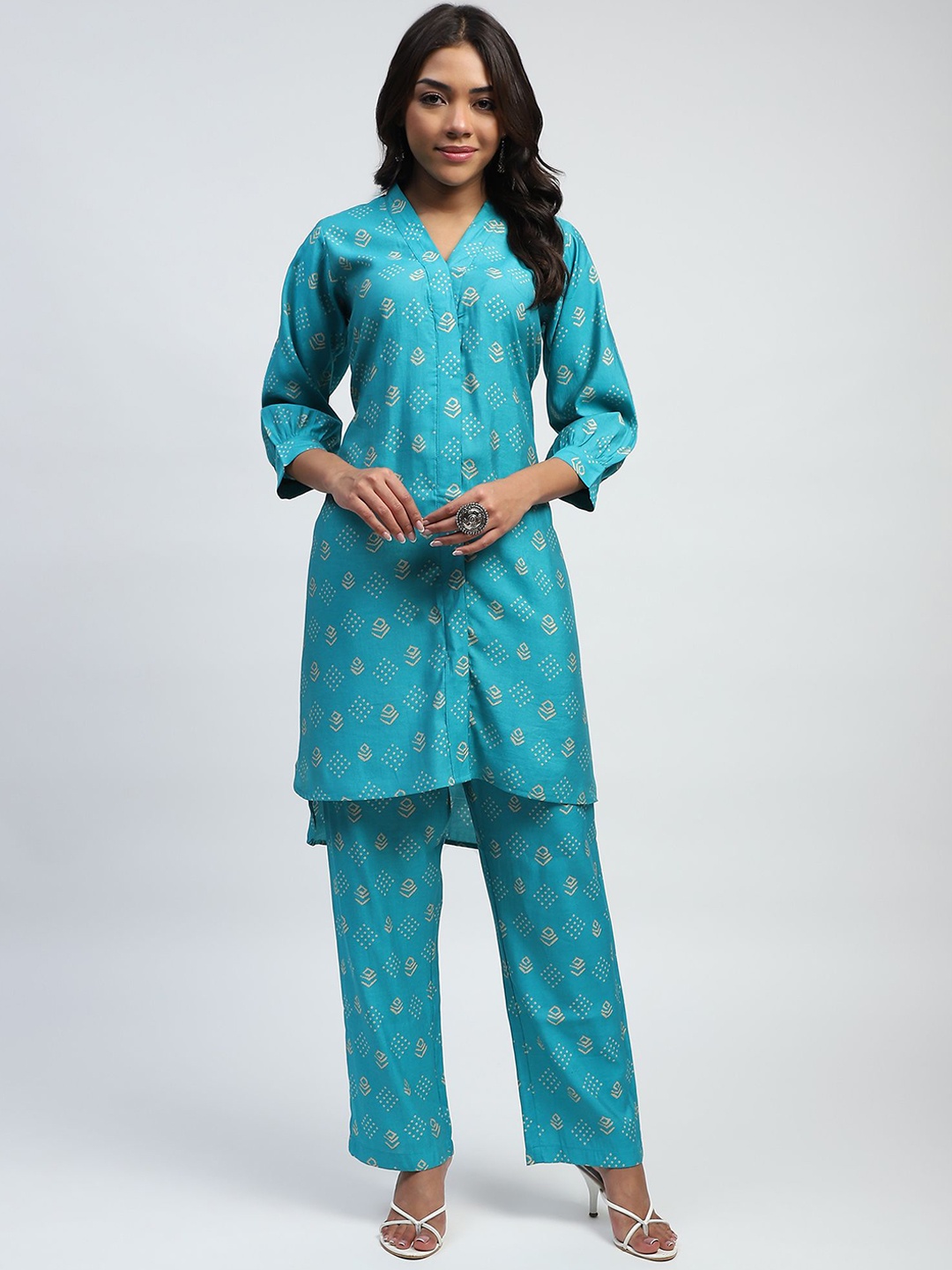 

Me&I Women Bandhani Printed Regular Pure Cotton Kurta with Trousers, Blue